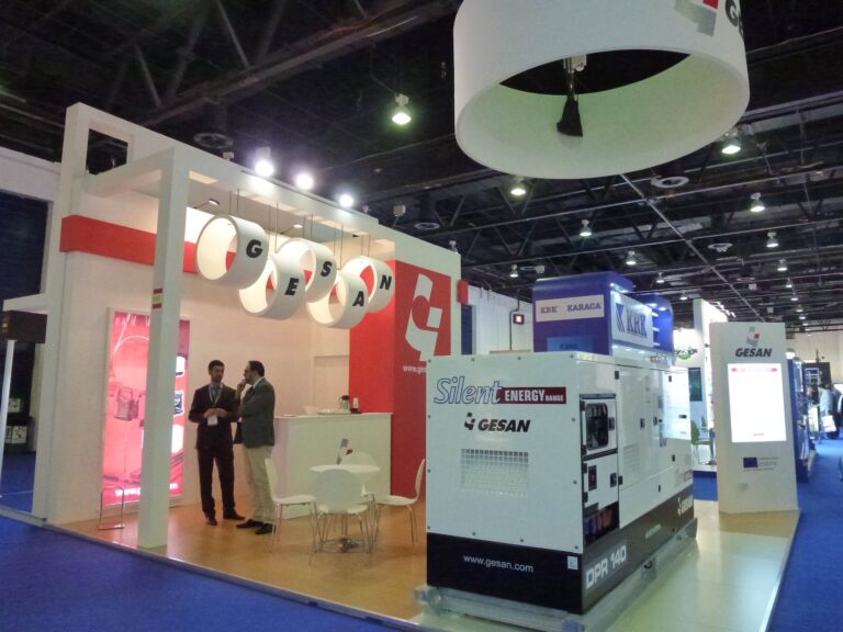 Stand con estructura colgante_4_11zon